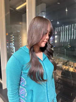 カラー ブリーチ/透明感 カラー🖤🪽みさきのヘアスタイル