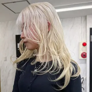 ロング カラー シールエクステ特化 ハイトーン、NANAのヘアスタイル