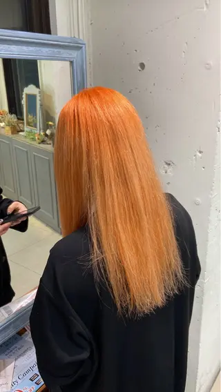 ロング カラー センターパート/眉毛 メンズカットNEXTのヘアスタイル