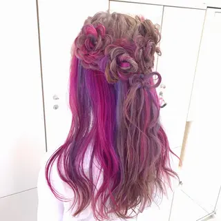 ロング カラー ヘアアレンジ yuka .のヘアスタイル