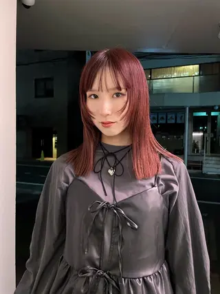 ロング FILMS 綾菜のヘアスタイル