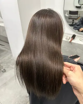 セミロング clan【クラン】所属・五反田カラーリスト 🖤🫧🪞佳祐のヘアスタイル