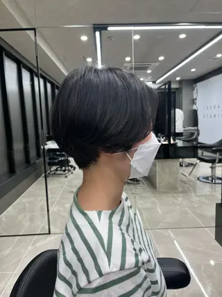 ショート ウスイマイコ カット/ケアカラーのヘアスタイル