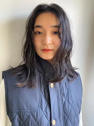 カラー ミディアム パーマ CEINE OURのヘアスタイル