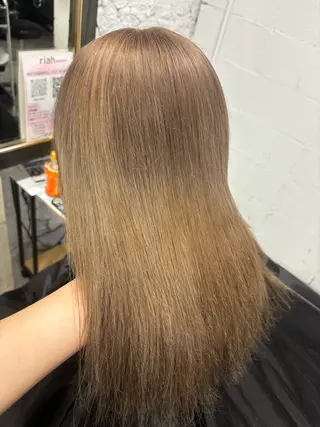 ミディアム カラー ハイトーン/ダブル カラー/akihoのヘアスタイル