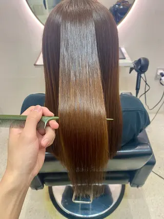 ロング 韓国🇰🇷艶髪 ケアカラーSHURIのヘアスタイル