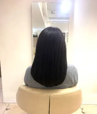 ロング カラー 山本 理世のヘアスタイル