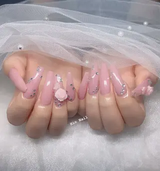 ネイル Hin Nail Osaka所属・Hin Nailsのネイルデザイン