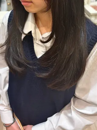 セミロング カラー ヘアアレンジ レイヤー/顔まわり 透明感カラー柳澤優名のヘアスタイル