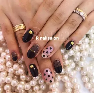 ミディアム R NAILSALONのネイルデザイン
