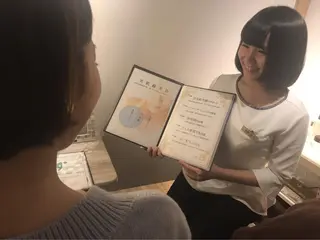 ミディアム パーマ ヘアアレンジ メンズ キッズ ネイル マツエク・マツパ ニキビ・肌質改善専門 ♡人生が変わるサロンのエステ・リラクイメージ