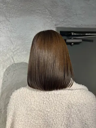 ミディアム カラー マツナガ トモコのヘアスタイル