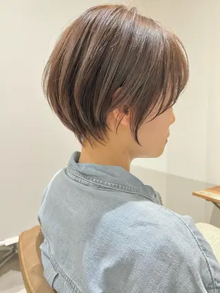 ショート 顔まわりカラー特化 赤津百合絵のヘアスタイル