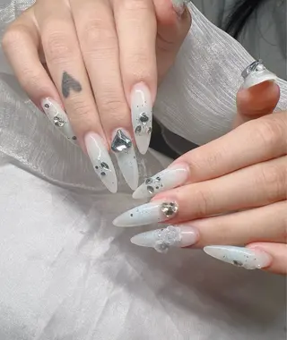 ネイル Lee Nailsのネイルデザイン