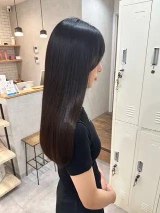 ロング 白髪ぼかしハイライト レイヤー川口　元気のヘアスタイル