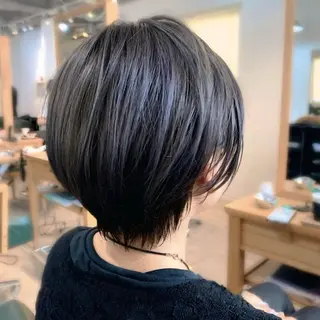 ショート カラー 前田 健太のヘアスタイル