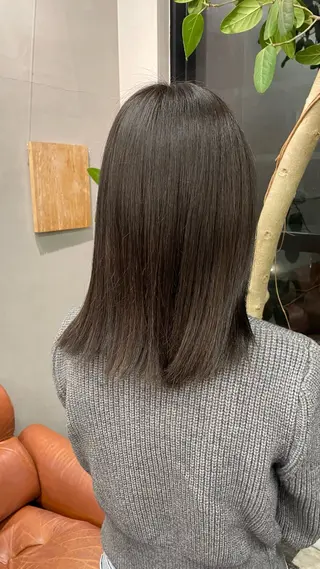 カラー 都築 あんずのヘアスタイル