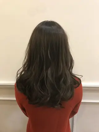 セミロング カラー ひろせ かなのヘアスタイル