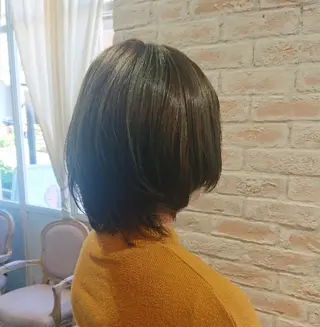 ミディアム カラー 赤松 摩美のヘアスタイル