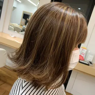 ミディアム 大谷 菜月のヘアスタイル