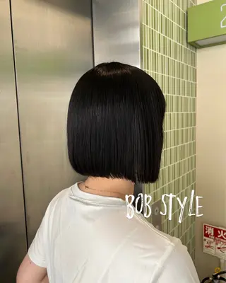 ショート .AIRI🌼 暖色/ぱつっとぼぶのヘアスタイル