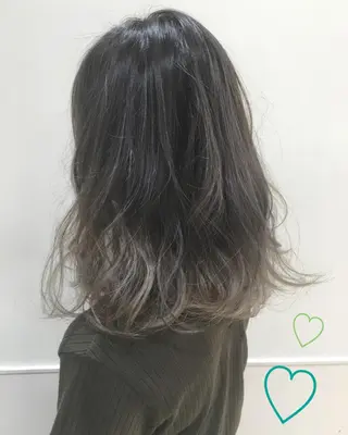 カラー 早川 真幸のヘアスタイル
