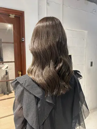 セミロング 透明感ベージュ🤎 大久保 那奈のヘアスタイル