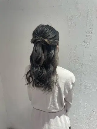 セミロング ヘアアレンジ 艶カラー/ ストレート/くるみのヘアスタイル