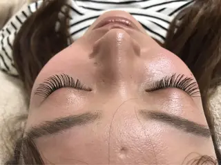 マツエク・マツパ レイヤーカット 早崎太生のヘアスタイル