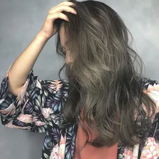 ロング カラー ORIKA 美容室のヘアスタイル