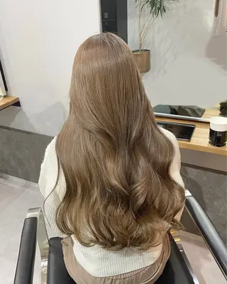 ロング カラー ミルクティーベージュ ❤︎レイヤー　MIAのヘアスタイル