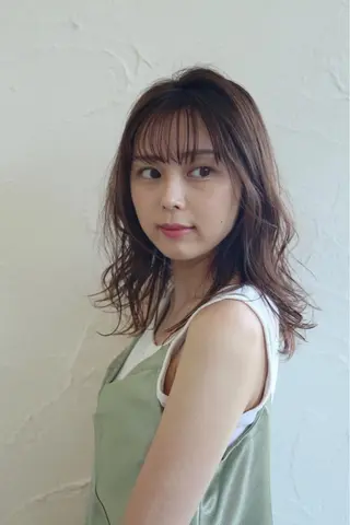 セミロング 柴田 日菜子のヘアスタイル