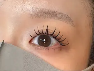 マツエク・マツパ TotalBeautysalonCURE所属・CURE 朱梨のマツエク・マツパデザイン