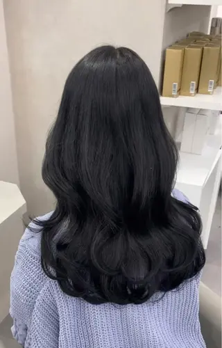 ロング レイヤー・ブリーチ kiyotoshiのヘアスタイル