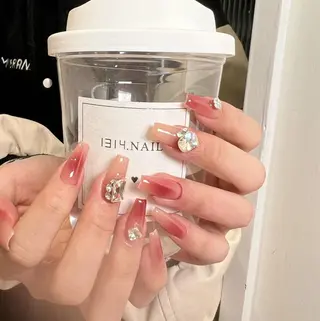 ネイル Queens テイのネイルデザイン