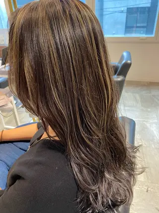 ロング カラー 安田 菜摘のヘアスタイル