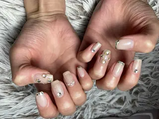 ミディアム ネイル ✴︎ Delightのネイルデザイン