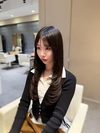 ロング 谷 亜澄のヘアスタイル