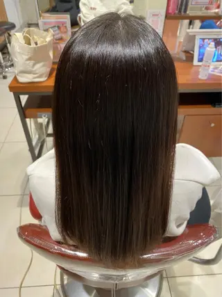 セミロング カラー テシロギ セイナのヘアスタイル