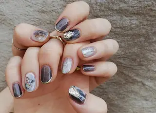 ミディアム ネイル 長さ出し専門 nynaのネイルデザイン