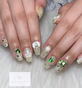 ネイル Sayaka❤️ REBEST京橋のネイルデザイン