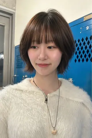 ショート カラー 韓国ボブ/レイヤー カット/ EMIRIのヘアスタイル