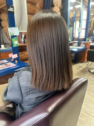 ミディアム 綿松 彩乃のヘアスタイル