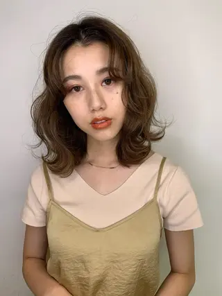 ショート カラー 透明感/オリーブ/ グレージュ/YUKAのヘアスタイル