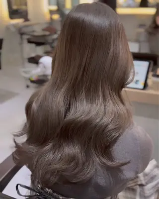 ロング カラー ヘアアレンジ 🌈髪質改善💕 縮毛矯正✨青木まで✨のヘアスタイル