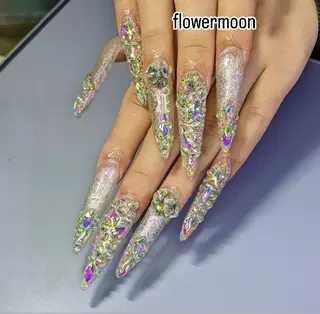 ネイル フラワー ムーンのネイルデザイン