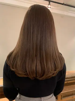 ロング カラー 透明感/オリーブ/ グレージュ/YUKAのヘアスタイル