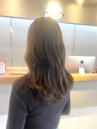 セミロング 赤み消しカラー✳️ 井上明日翔💫のヘアスタイル