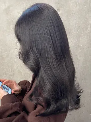 セミロング カラー ヘアアレンジ 🪞official FRUITS渋谷🩰のヘアスタイル