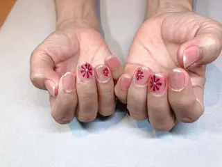 ネイル iiloo aromaworksのネイルデザイン